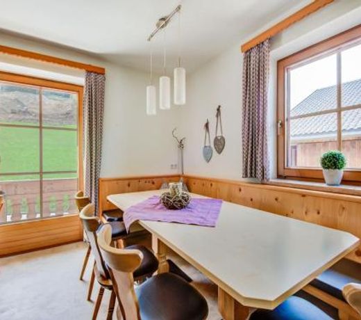 Attractive apartment in Hainzenberg with ski room