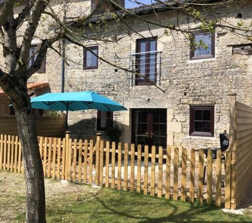 Blacksmiths Cottage in Blanzay - 3 beds