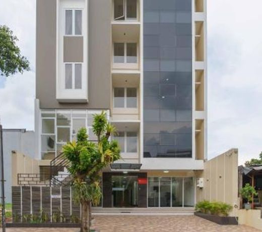 RedDoorz Plus near Eka Hospital BSD 5