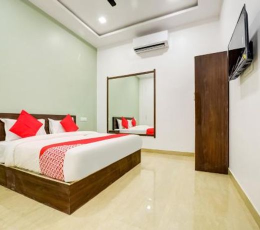 OYO 77460 Hotel Banjara