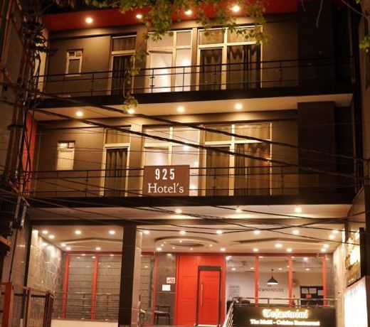 FabHotel Qotel Chattarpur