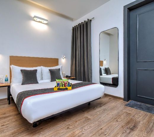 OYO Townhouse 607 Paschim Vihar