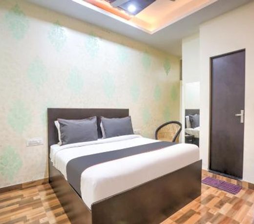 Collection O 77414 Hotel Krishna Pride