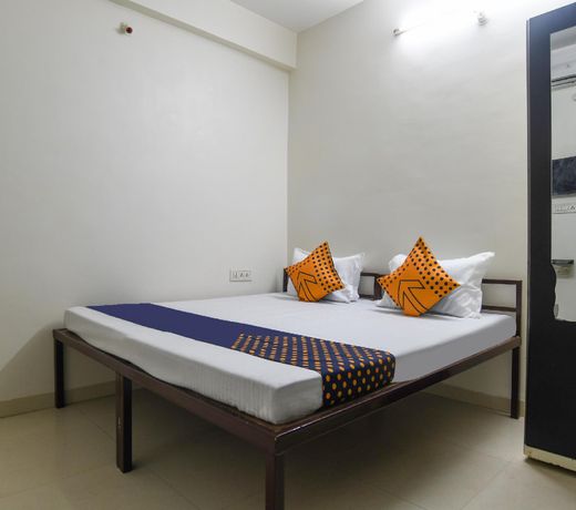 SPOT ON 77452 Hotel Love