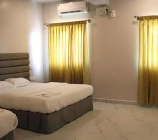 CKM TOWN INN