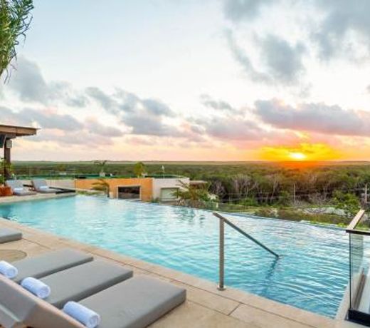 Aloft Tulum