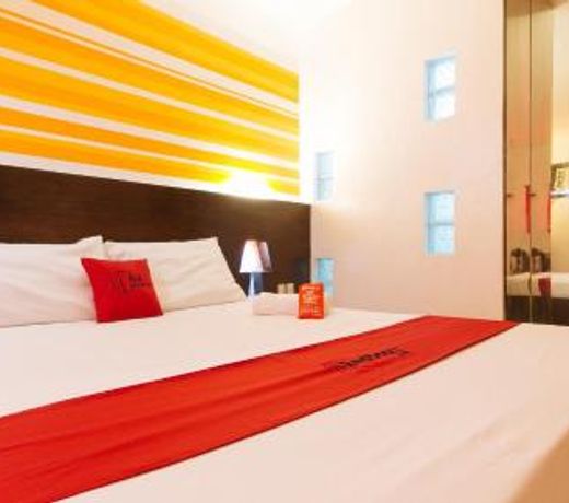 RedDoorz @ EL Runway Hotel Bulacan
