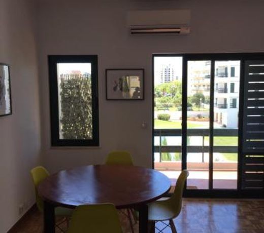 Tossan House in Vilamoura Downtown