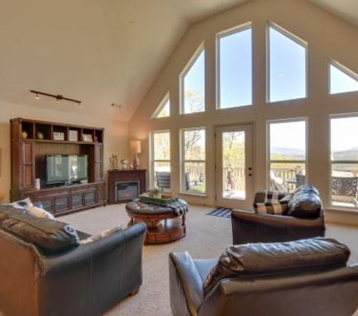 Lakemont Retreat with Mountain Views and Game Room!