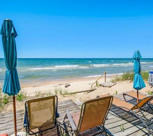 Jacobia Lakefront Retreat