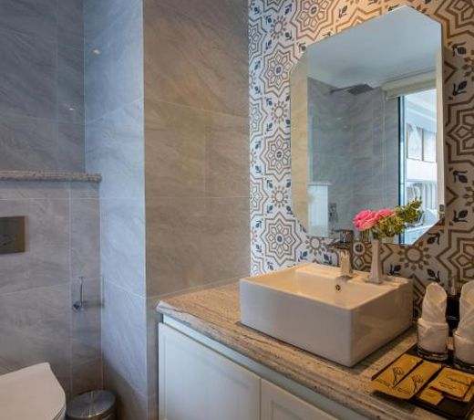La Vague Hotel