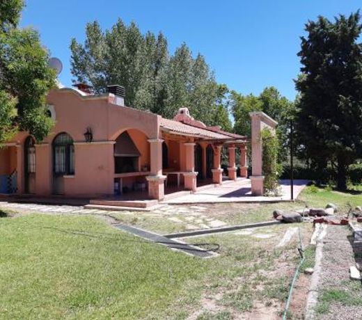 Casa con parque por los caminos del vino
