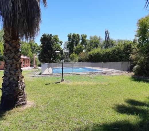 Casa con parque por los caminos del vino