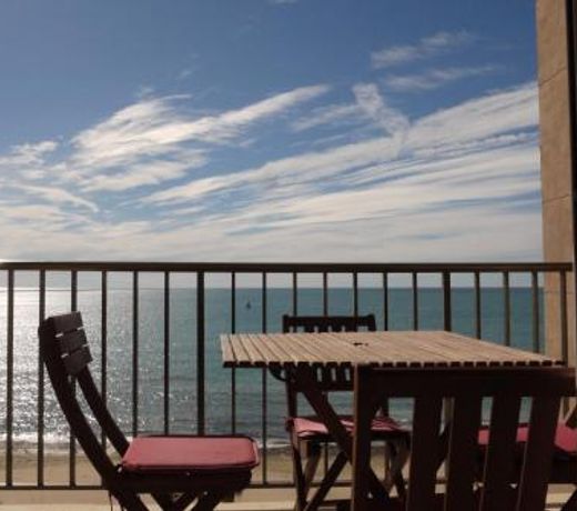 Apartamento frente al mar en Calpe con parking para 4 personas
