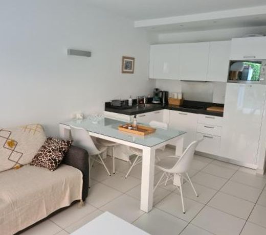 Le Lodge, T2 classe 3 etoiles avec jardin, parking, piscine & mer Ã  2 pas