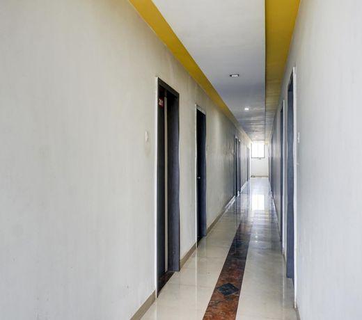 OYO 77133 Shree Trupti Lodging