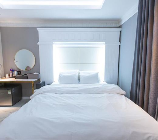 KNox Hotel