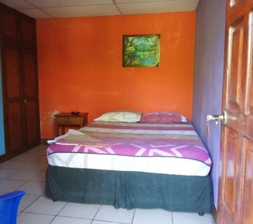 Hostal Clary