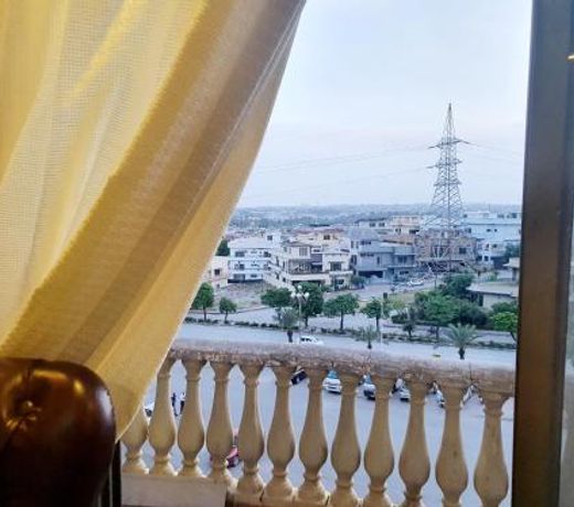 ECO FRIENDLY 1,2 Bed Apt in Civic Centre, Bahria Town