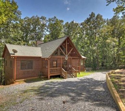 GREAT FAMILY RETREAT TIME IN THE NORTH GEORGIA MOUNTAINS OF BLUE RIDGE
