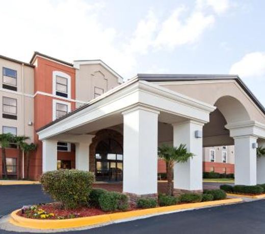 Magnolia Suites Hotel
