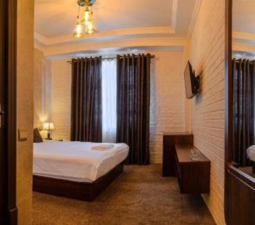 Usman Hotel