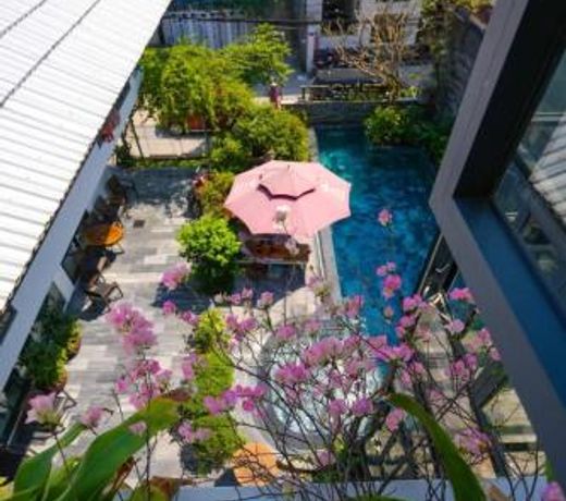 Life Boutique Hotel