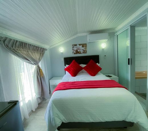 KV LUXURY GUEST HOUSE