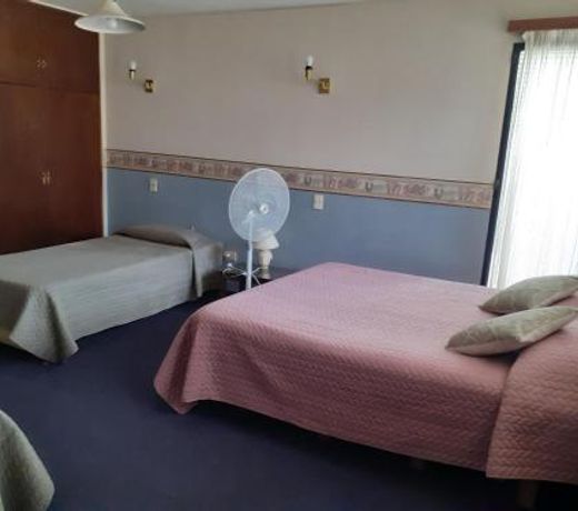 Hermosa habitaciÃ³n en casa de familia en la mejor zona de Mendoza