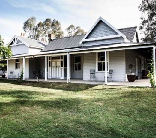 The Glen Farmhouse on Ovens River