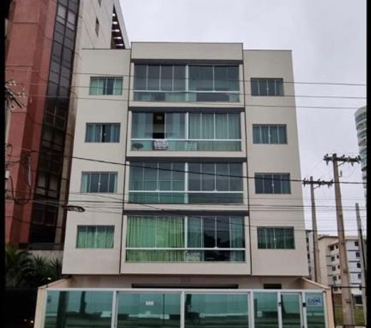 Apartamento de frente para o mar