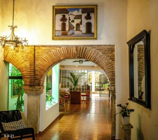 Suite Colonial by Cristi