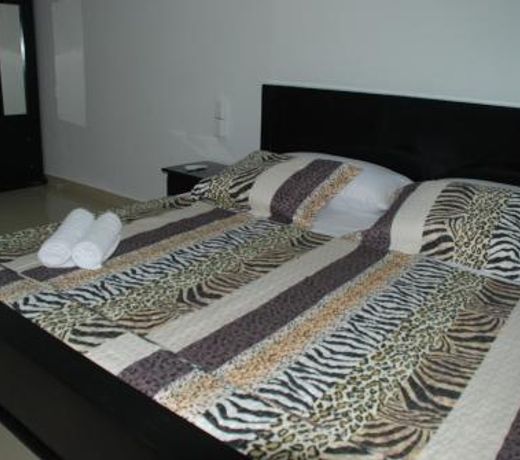 Hotel Coastalbay 2 & Golf Cart Rental