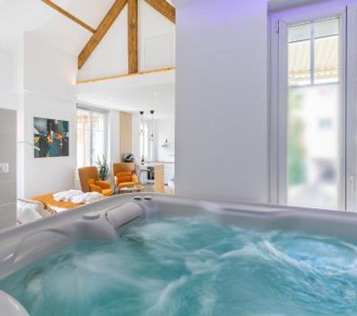 Relax Spa, avec jacuzzi à Dijon