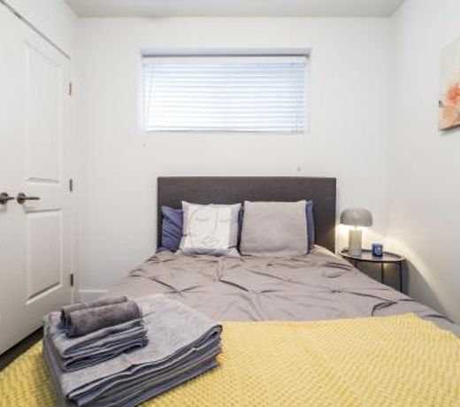 VIBRANT EXECUTIVE HOME I World of Science Centre I w free parking & Fast WiFi!