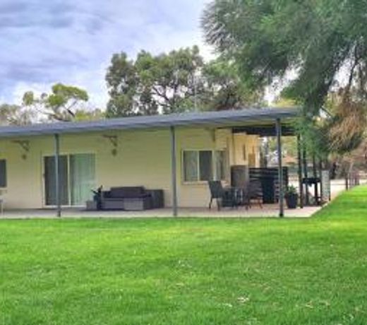 Riversands Rest Accommodation Paringa - River Box Cottage