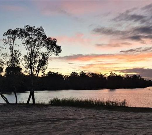 Riversands Rest Accommodation Paringa - River Box Cottage