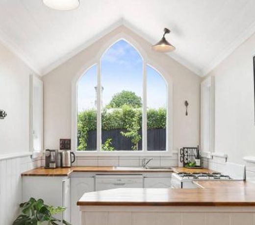 Central Geelong West Cottage