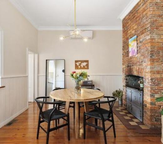 Central Geelong West Cottage