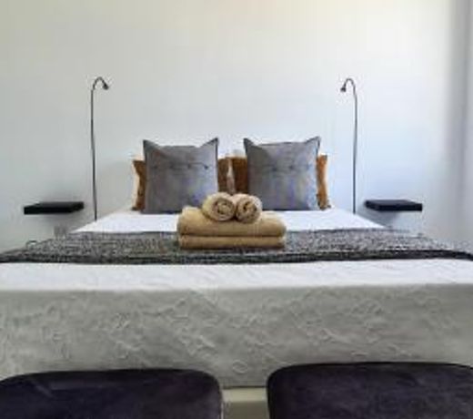 Phaedrus Living - Seaside Executive Flat Harbour 206