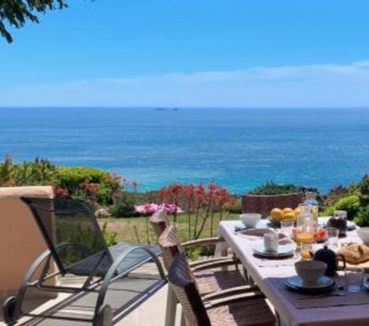 Maison 4 pièces, vue panoramique, piscine, climatisation, près de Palombaggia
