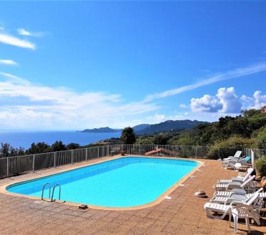 Maison 4 pièces, vue panoramique, piscine, climatisation, près de Palombaggia