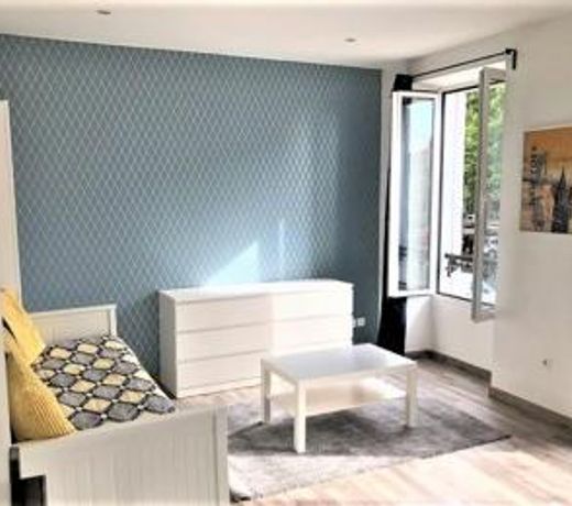 APPARTEMENT PROCHE CENTRE VILLE, GARE ET AUTOROUTE