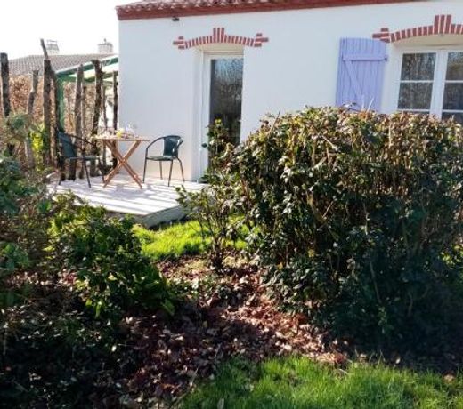 l'Eden naturiste écureuil