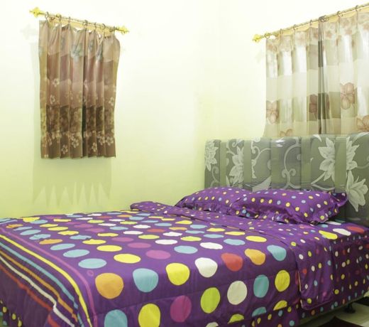 OYO 90252 Villa Dini & Homestay Batu