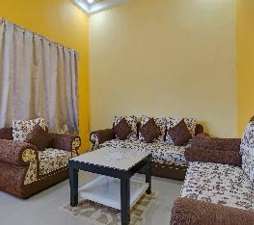 OYO 90242 Villa & Guest House Panput