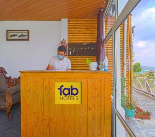 FabEscape Celebs Resort - Fully Vaccinated Staff