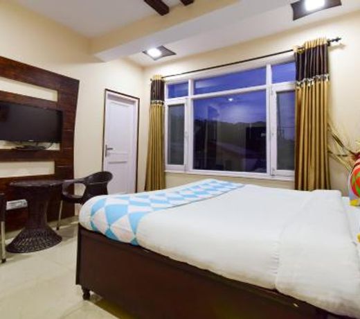 OYO Home 78241 Sam Villa Studio
