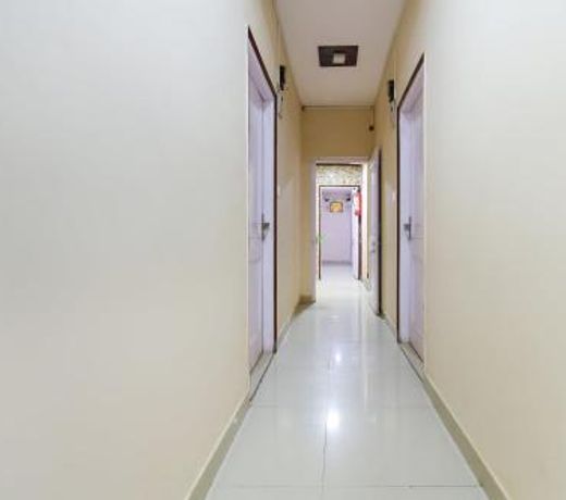 OYO Home 78241 Sam Villa Studio