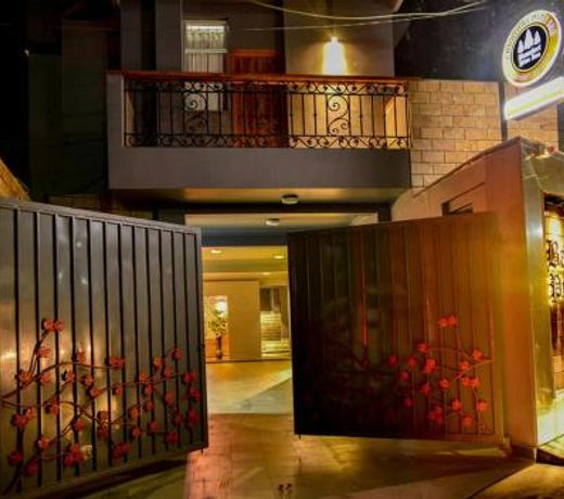 BANALARI PINE INN